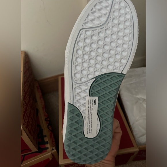 Vans - Picture 4 of 5